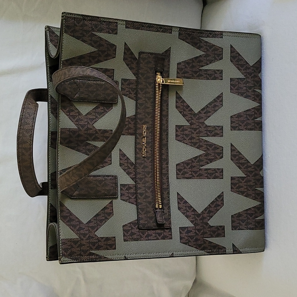 Micheal Kors Kenly Tote
